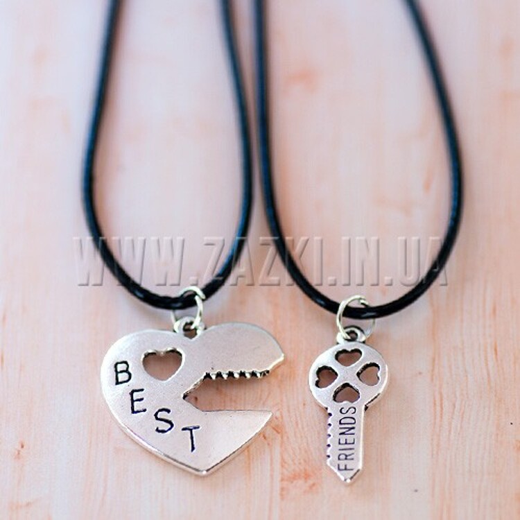 Кулон "BESTFRIENDS"