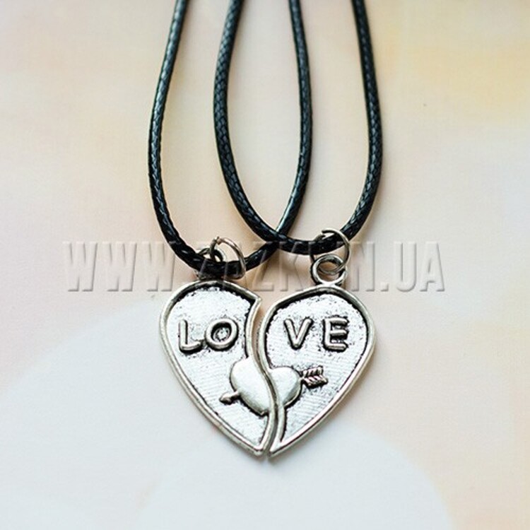 Кулон "LOVE"