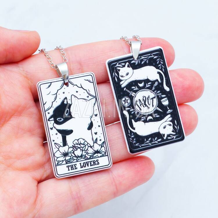 Черно-белая подвеска Карта Таро Влюбленные с котиками