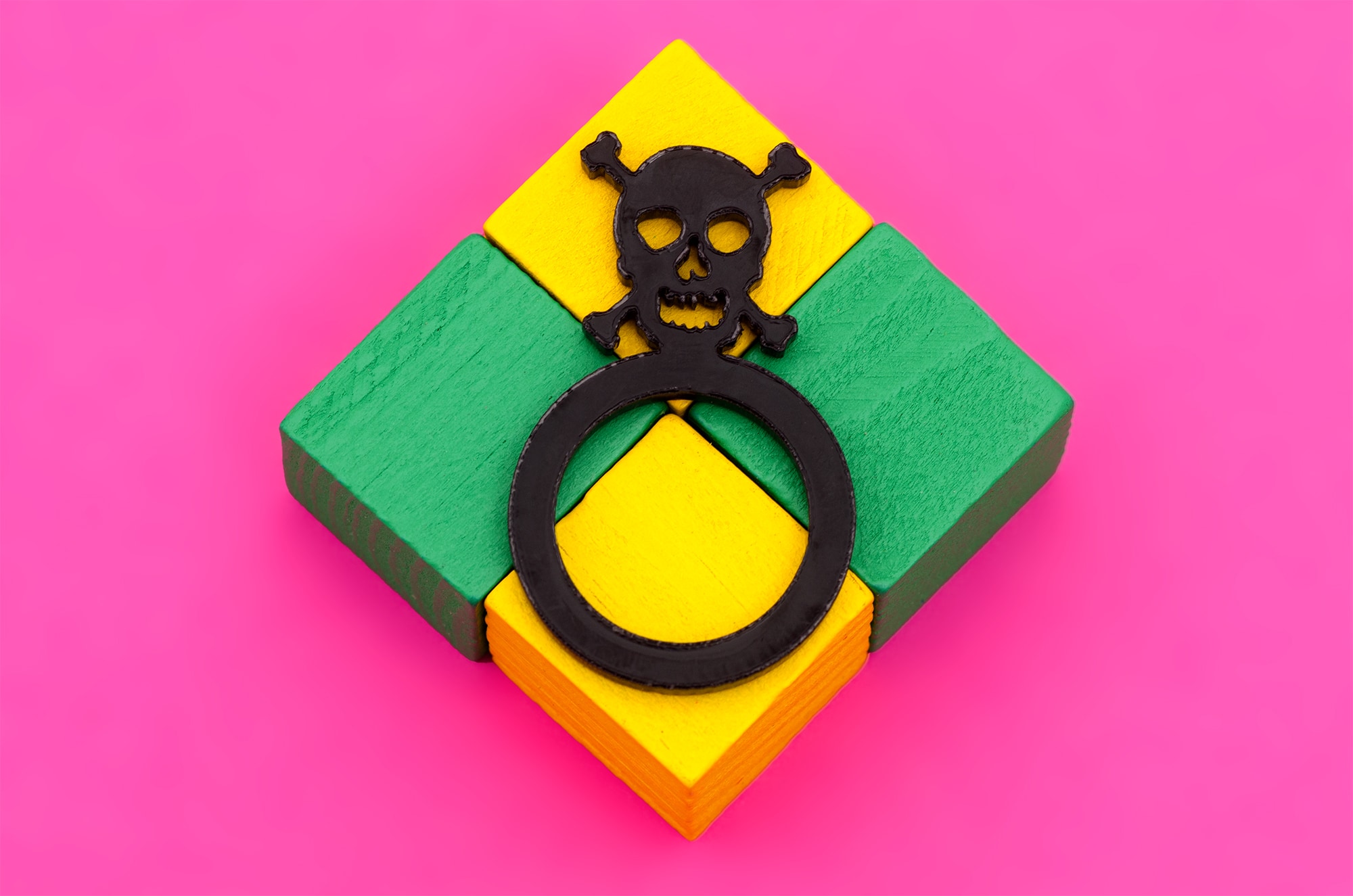 Кільце Череп і кістки з чорного пластику