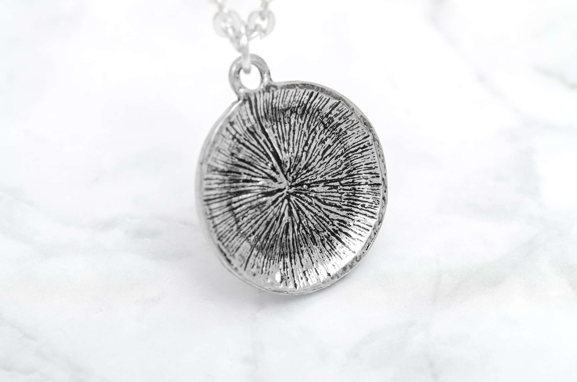 Кулон Емми Свон