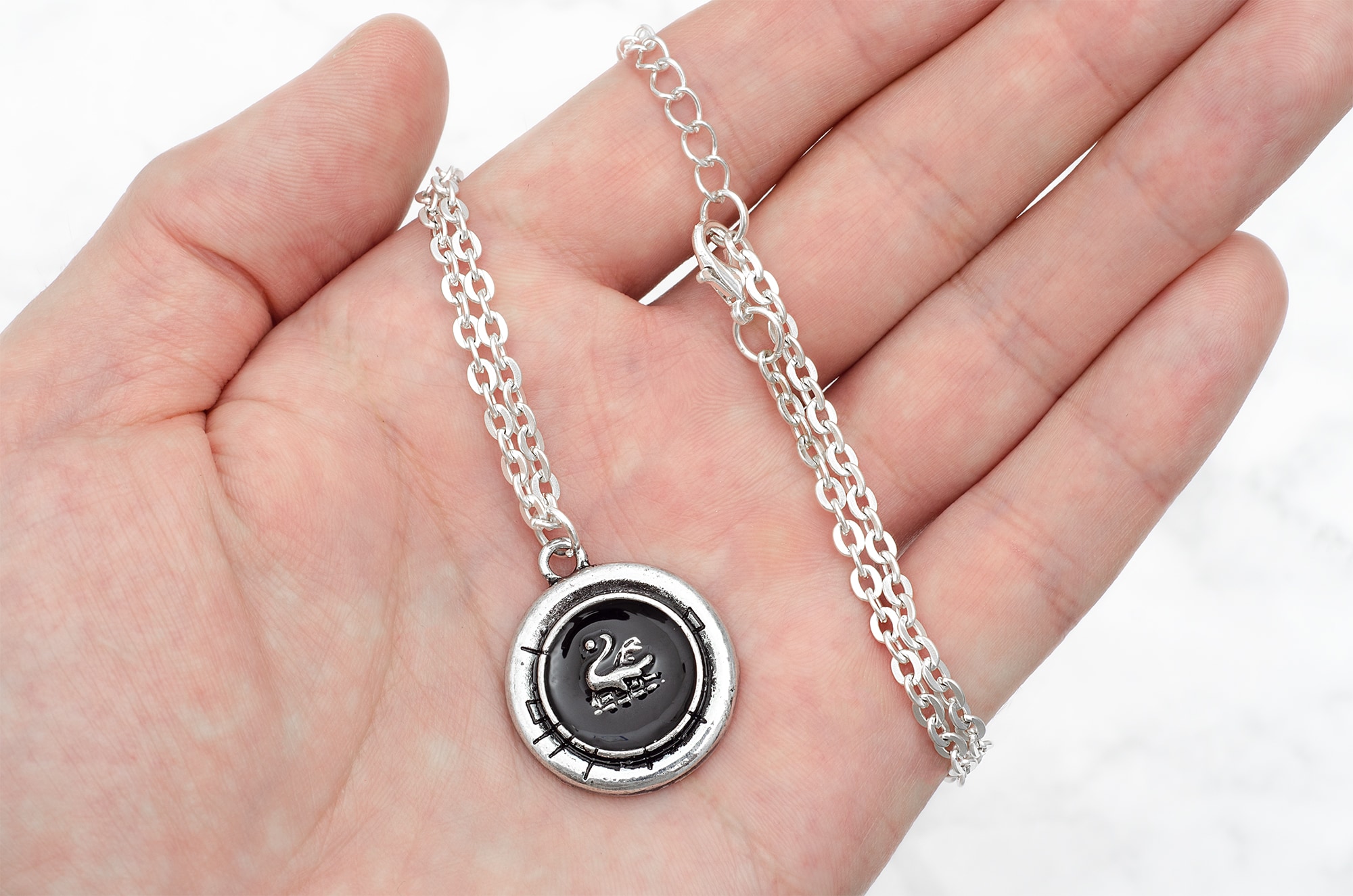 Кулон Емми Свон