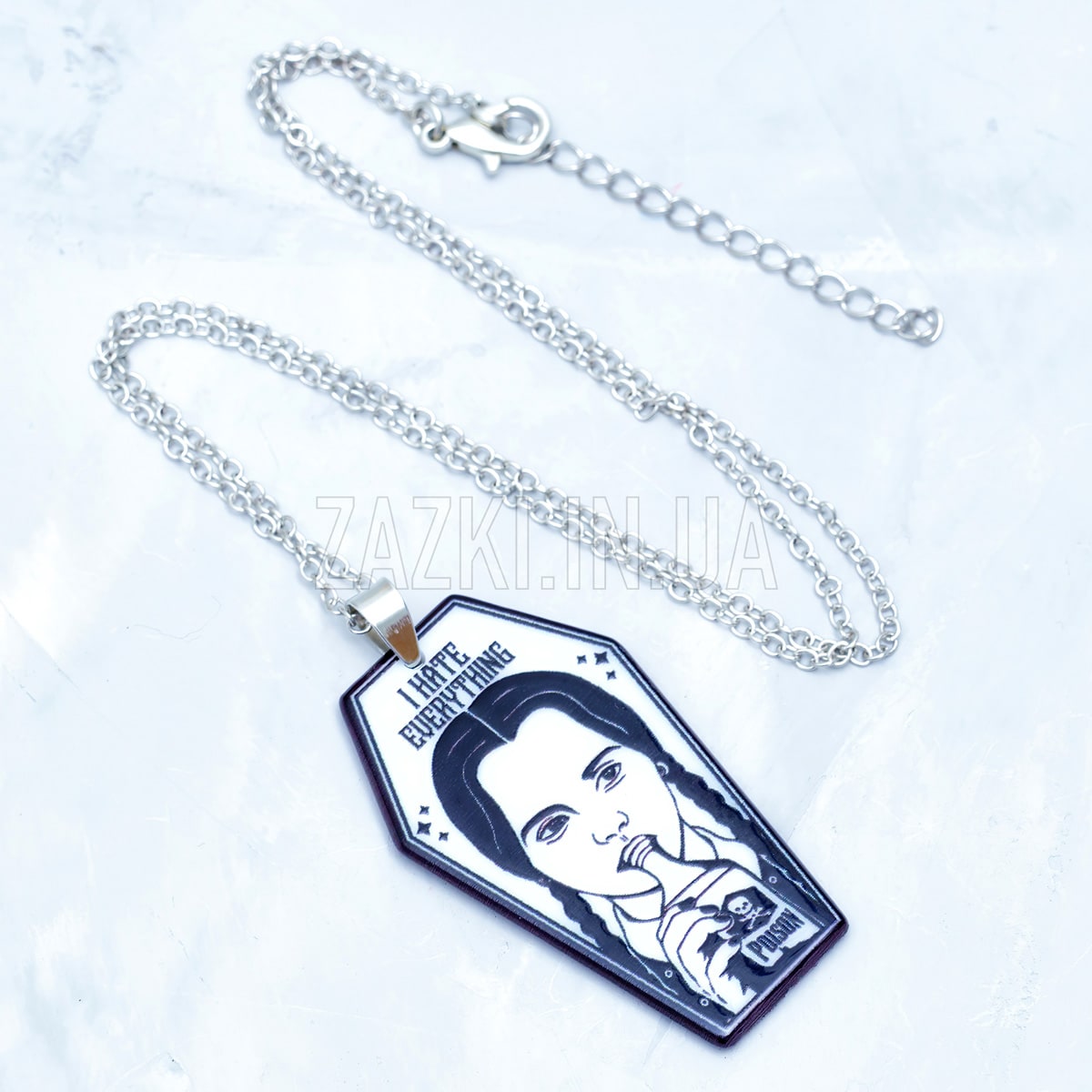 Кулон Венздей з родини Аддамсів