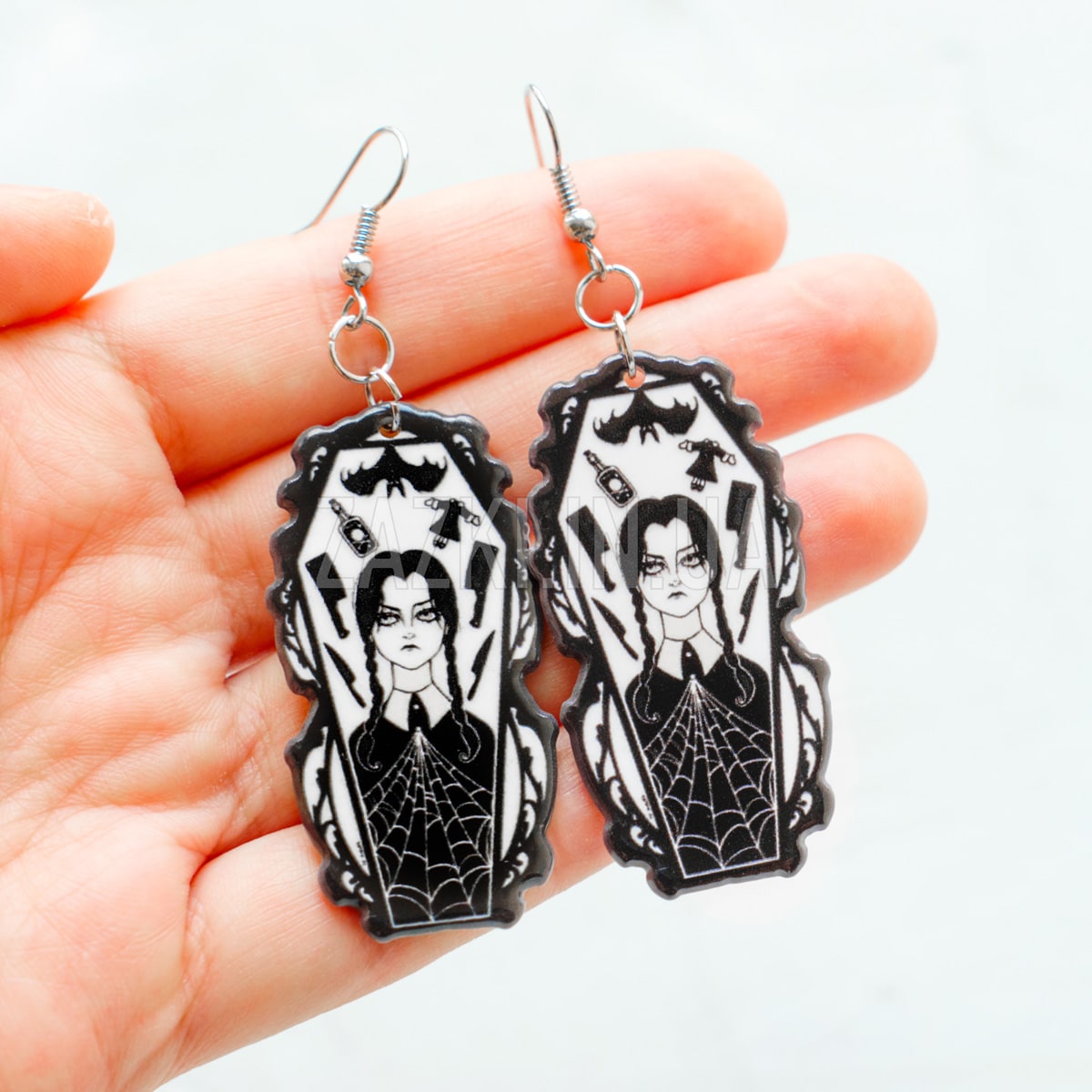 Сережки Венздей Аддамс