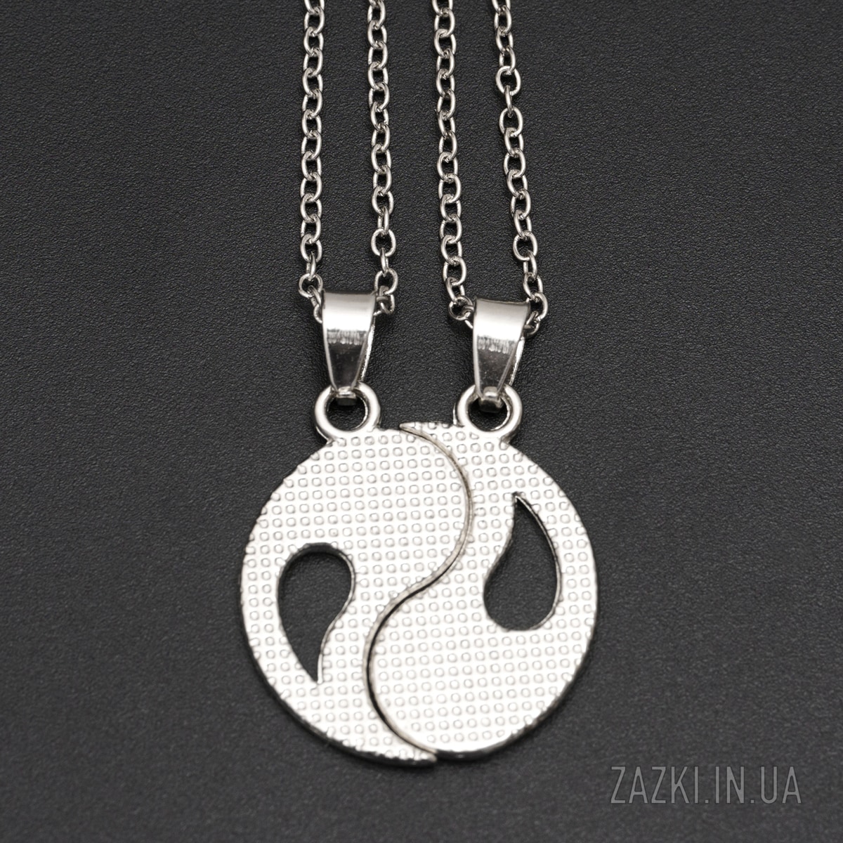 Кулон Ying-Yang