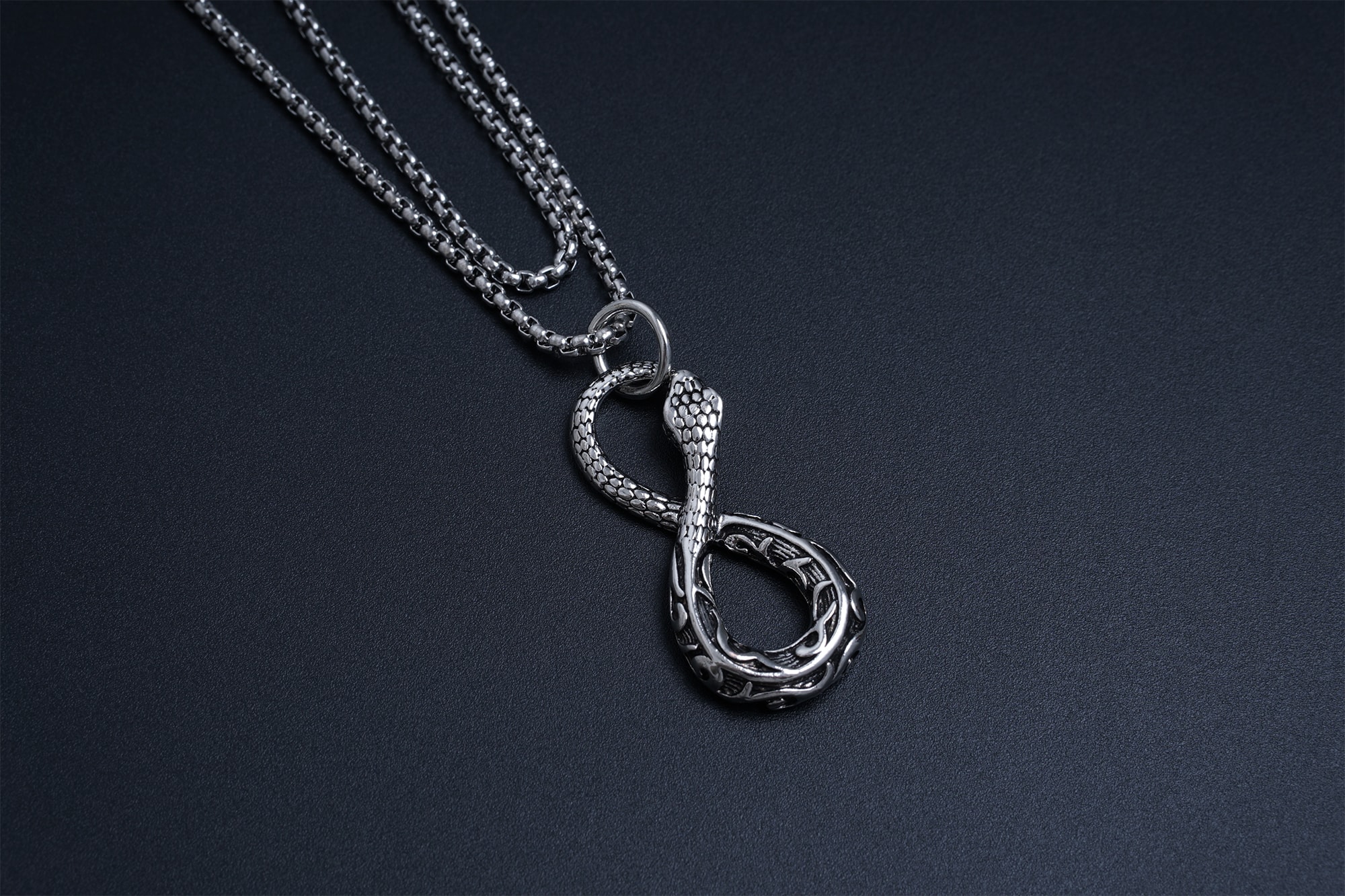 Кулон Змія у вигляді знака нескінченності