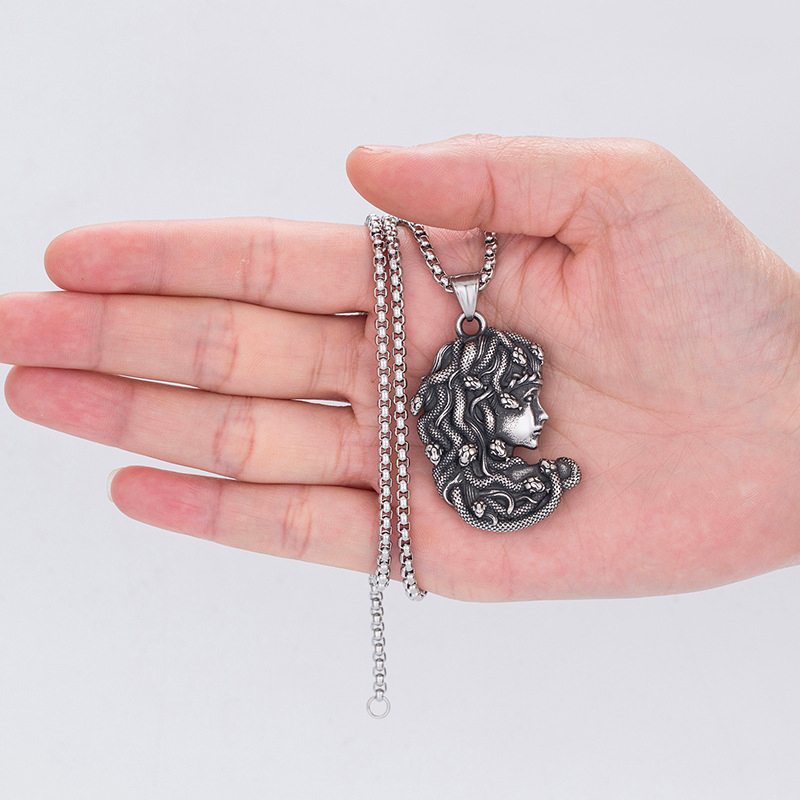 Кулон Медуза Горгона