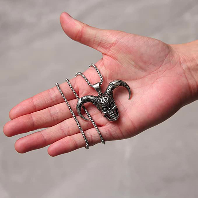 Кулон Череп з рогами