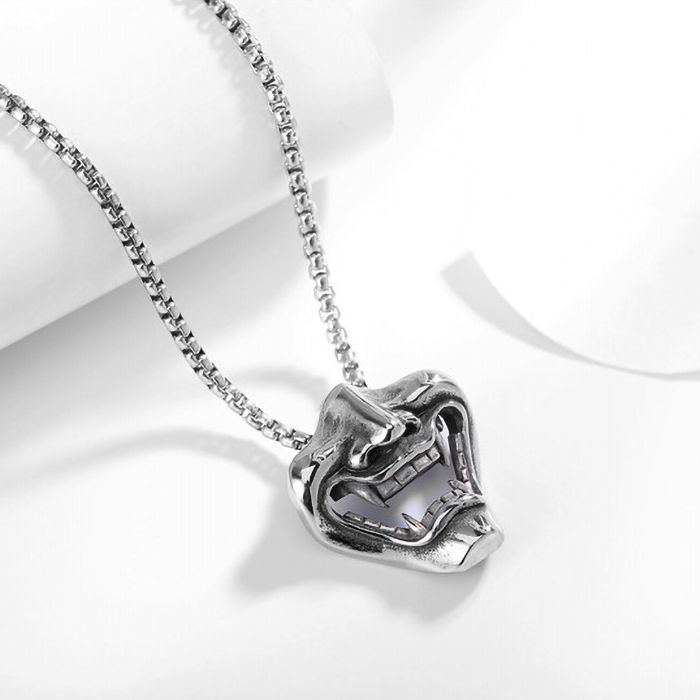 Кулон Демон