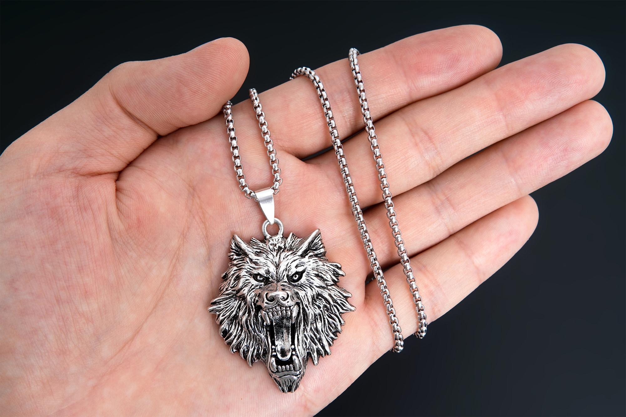 Кулон Вовк
