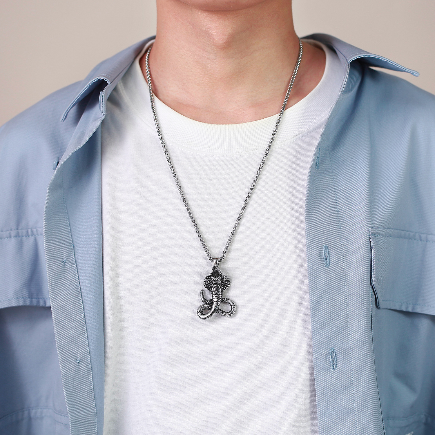 Кулон Кобра