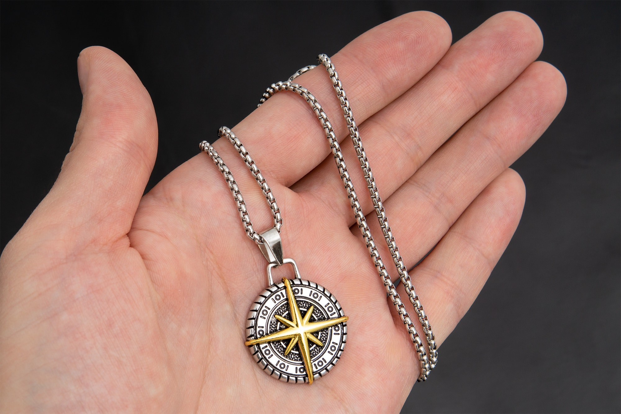 Кулон Компас