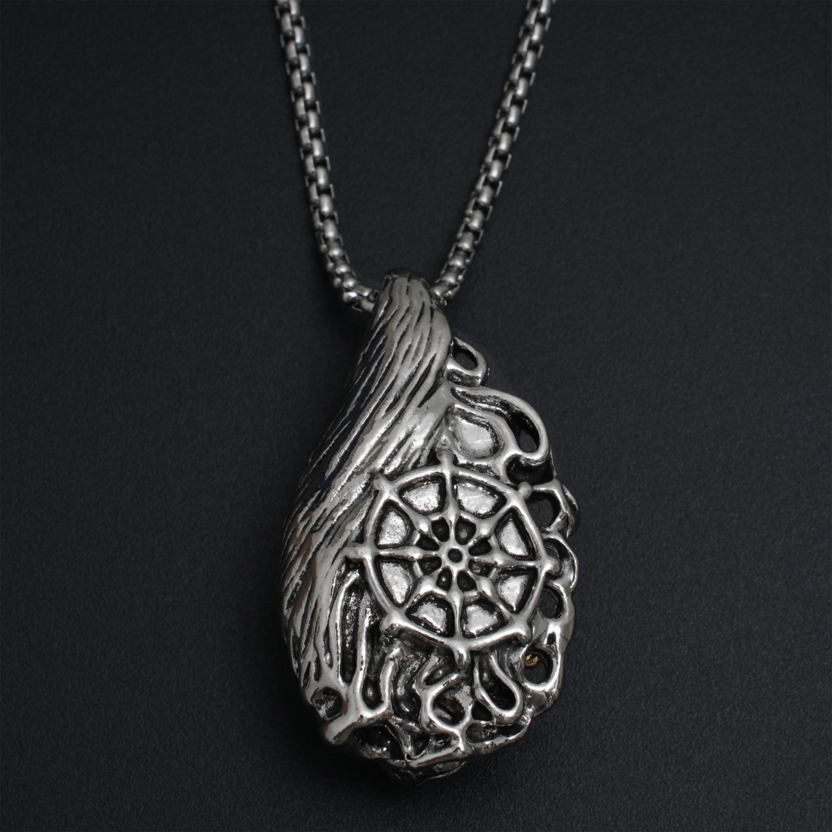 Кулон Будда та Мара