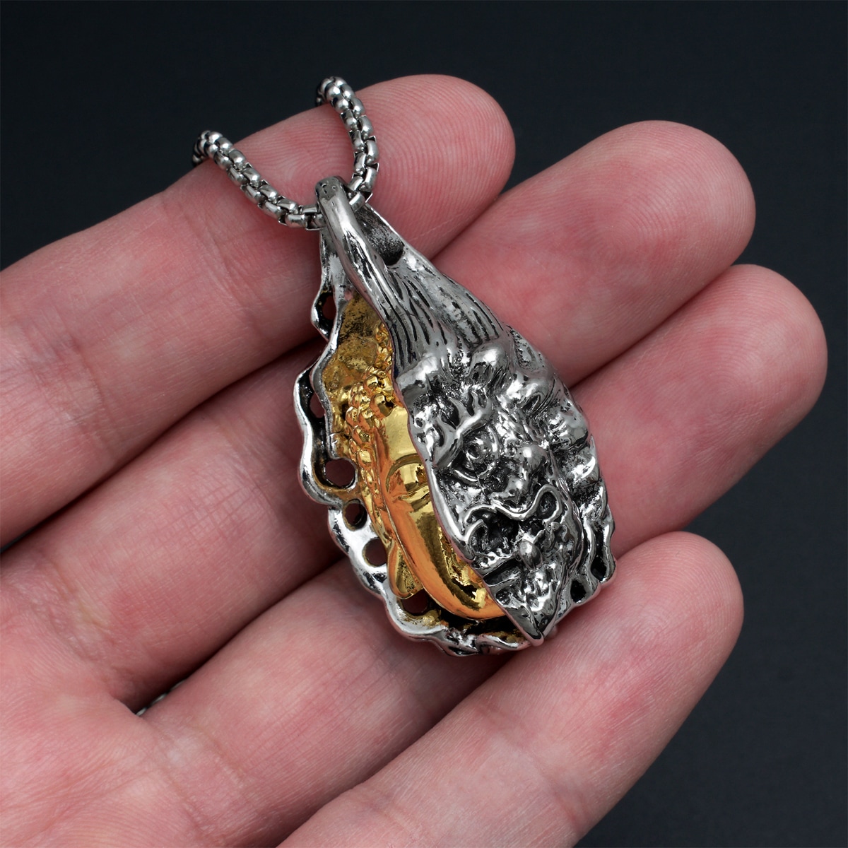 Кулон Будда та Мара