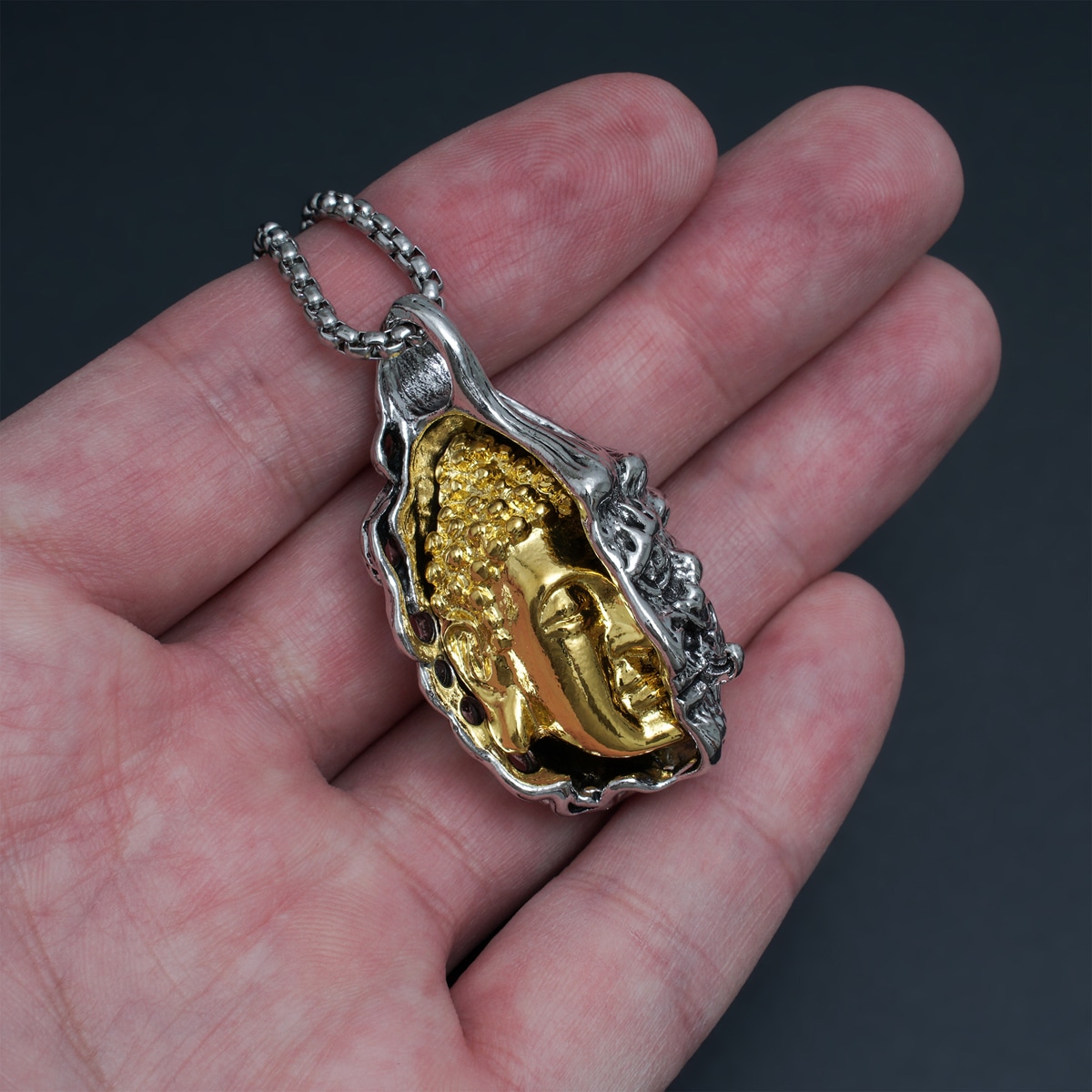 Кулон Будда та Мара