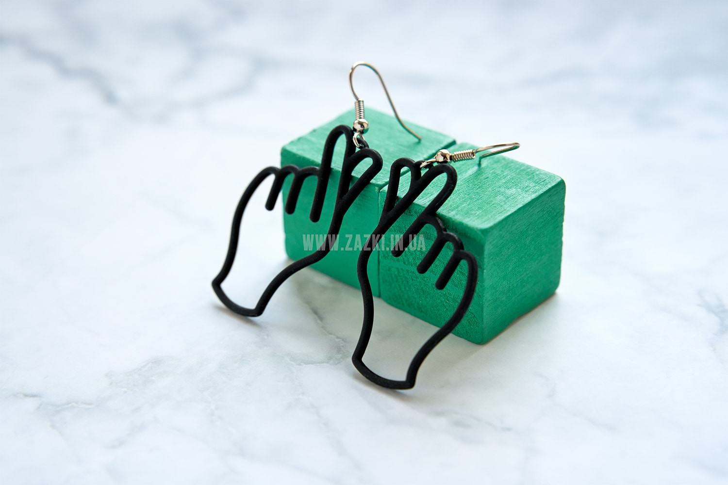 Сережки Кисті рук чорного кольору